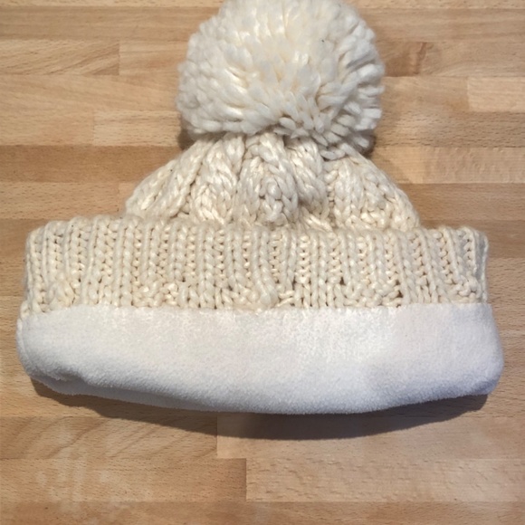 Cream Toque - Picture 3 of 3